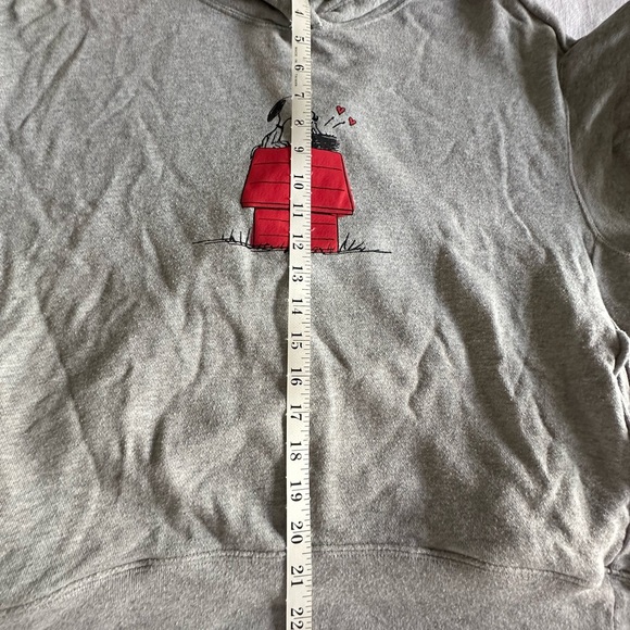 Peanuts Uniqlo Hoodie Mens Large Gray Snoopy Sweatshirt Pullover Comic Strip UT - Picture 3 of 9